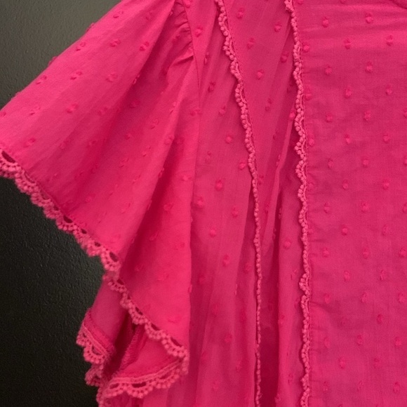 Lane Bryant Scalloped Short Sleeved/Crew Neck Pink Top w/Textured Dots. Size 14 - Picture 4 of 11